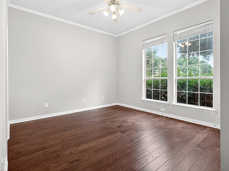 1210 Forest Hills Dr — Photo 20