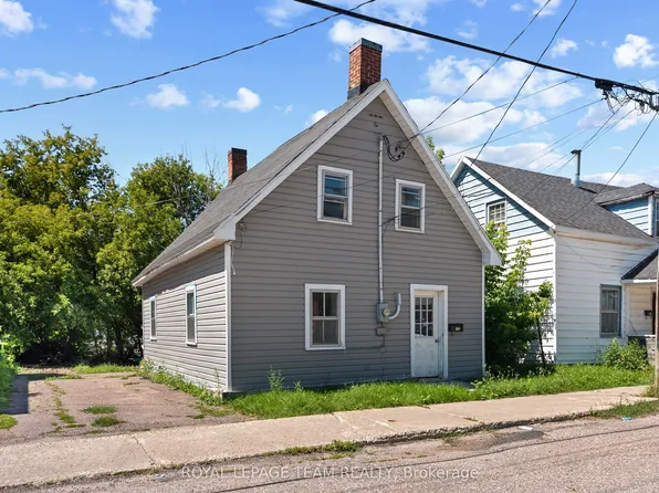 42 Bonnechere St W, Renfrew, ON K7V 1Z1