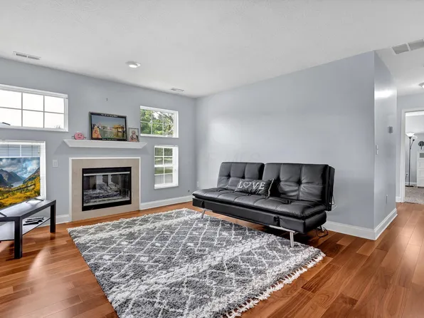8396 Greyhawk Cir, Columbus, OH 43240