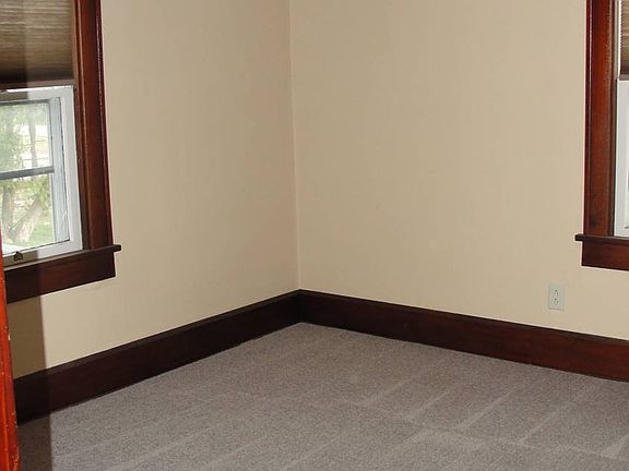 4th image of 115 Stratford Ave