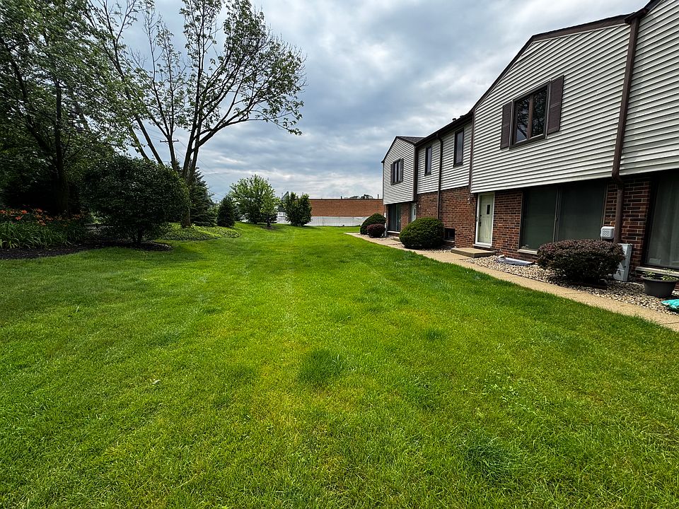 1st image of 786 Greenwood Rd