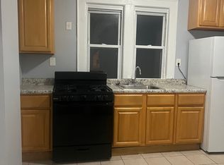 132 4th St FLOOR 2, Elizabethport, NJ 07206