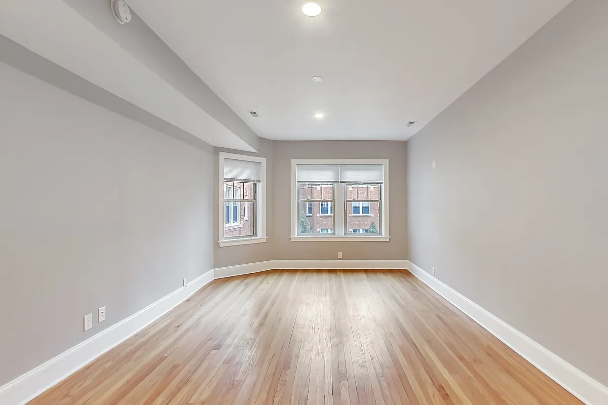 2 Bed 2 Bath Living Room - Pleasant Court