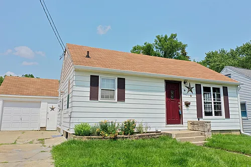 1421 3rd St NE #1 Photo 1