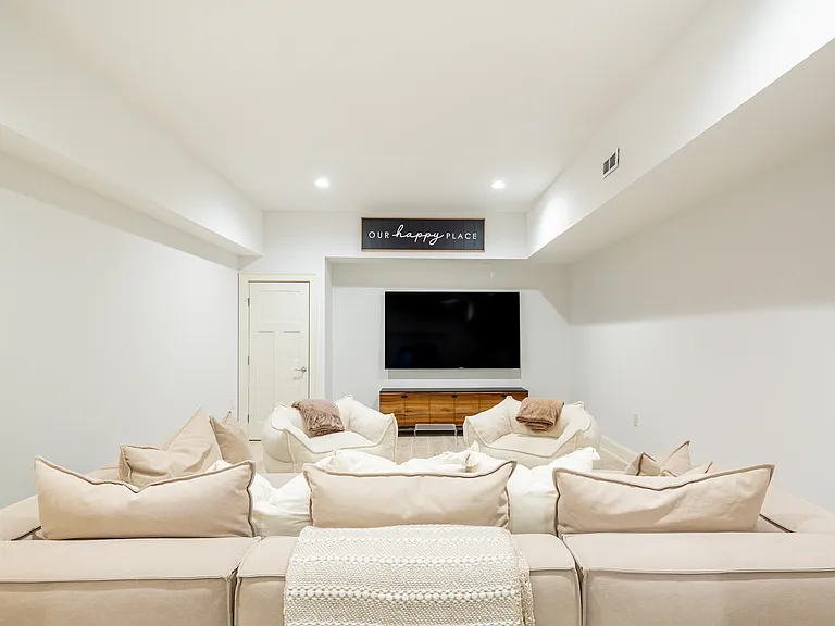 72 Talmage Farm Ln — Photo 9