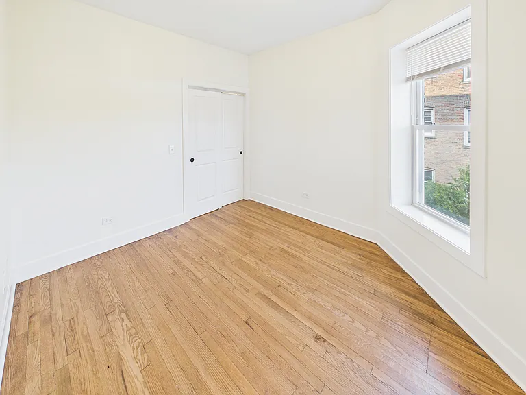 1439 E 66th Pl #2E — Photo 9