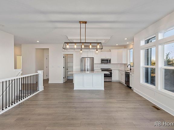 5th image of 3772 Leenheer Dr #14