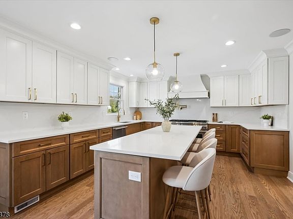 4th image of 33 Hampton Rd