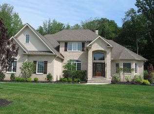 7343 Shelford Dr, Solon, OH 44139