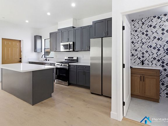 3rd image of 326 3/4 N La Fayette Park Pl