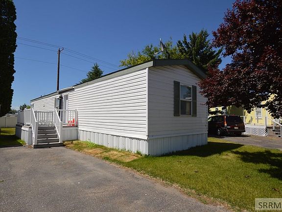 2nd image of 1737 N Pinewood Dr