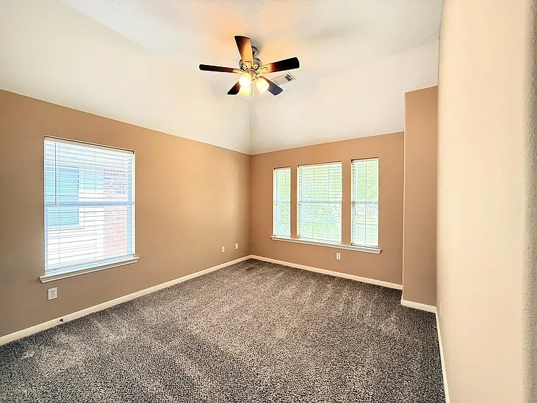 2214 Jurgensen Ln — Photo 27