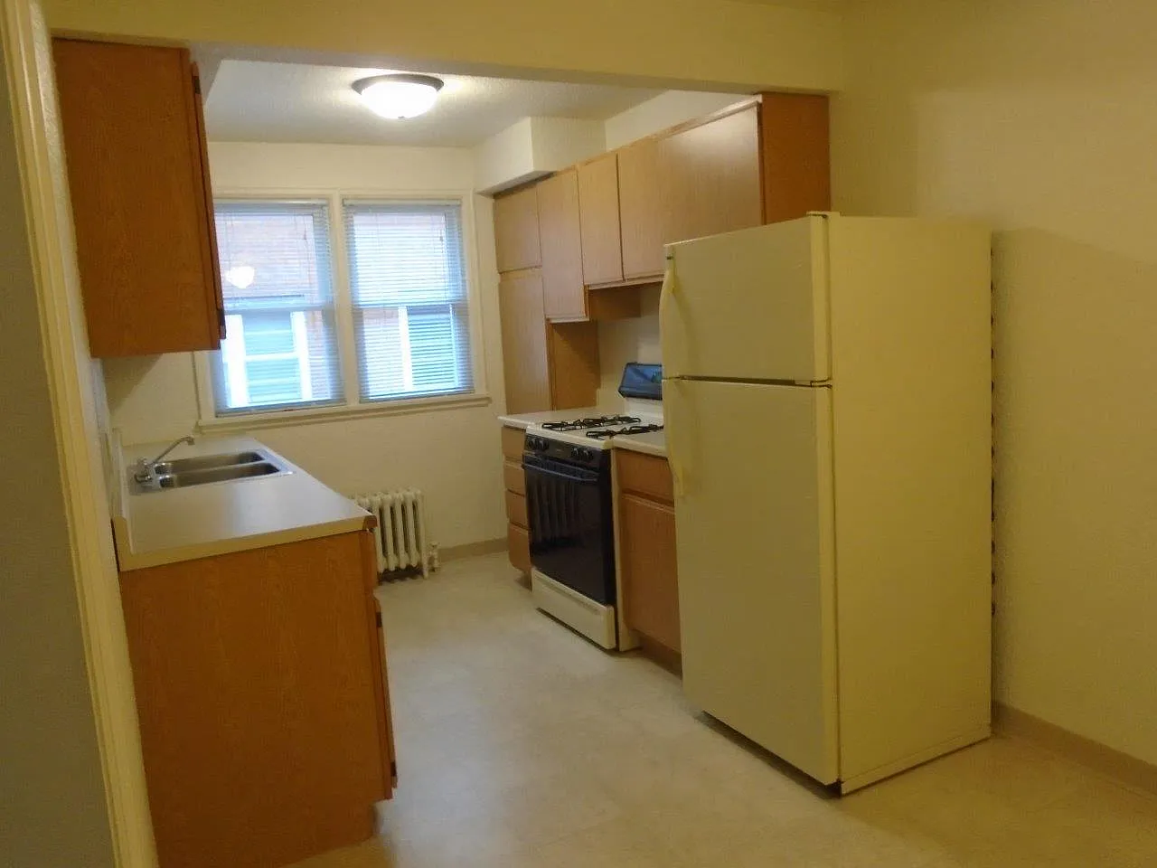 Village Apts (1921) — Photo 3