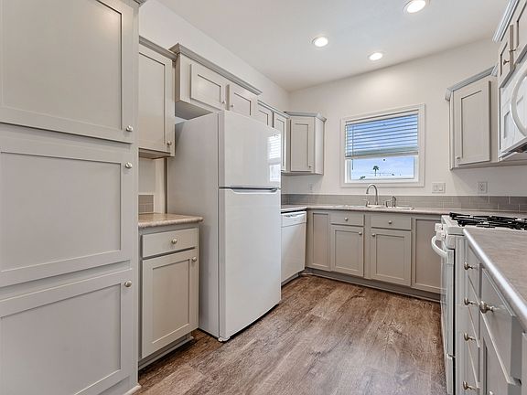 5th image of 4400 W Missouri Ave Lot 130