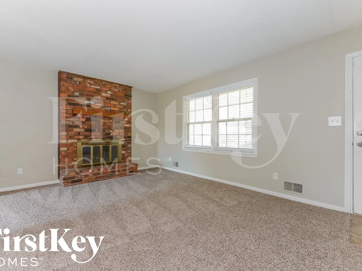 3 bed, 1.5 bath, 1004 sqft, $1,450 — Photo 2