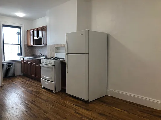 Rented by Premier Metro Realty Corp | media 8