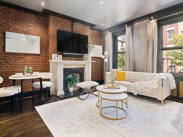 454 W 50th St APT 2F, New York, NY 10019