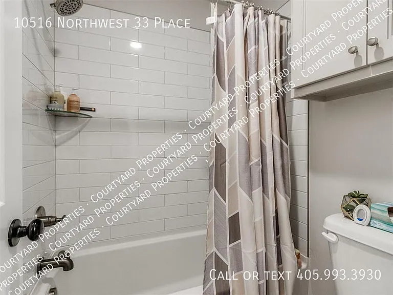 10516 NW 33rd Pl — Photo 8
