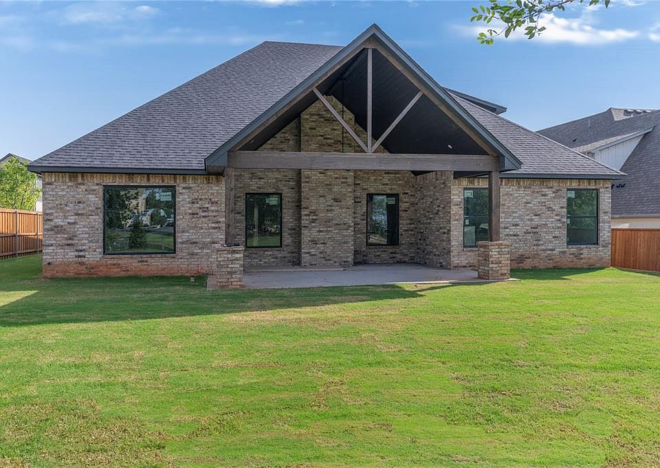 2nd image of 4208 Presley Pl