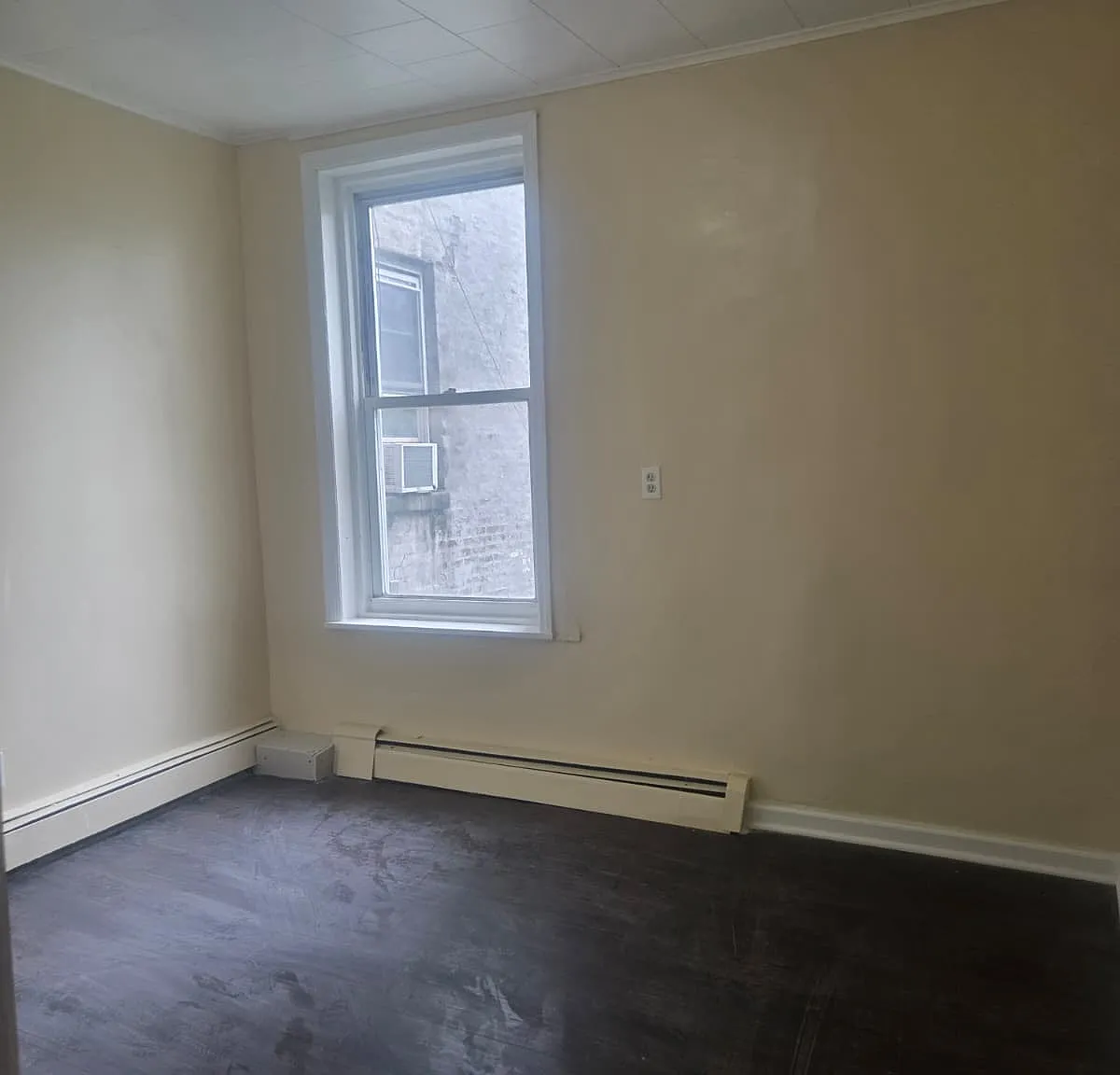 141 School St — Photo 2