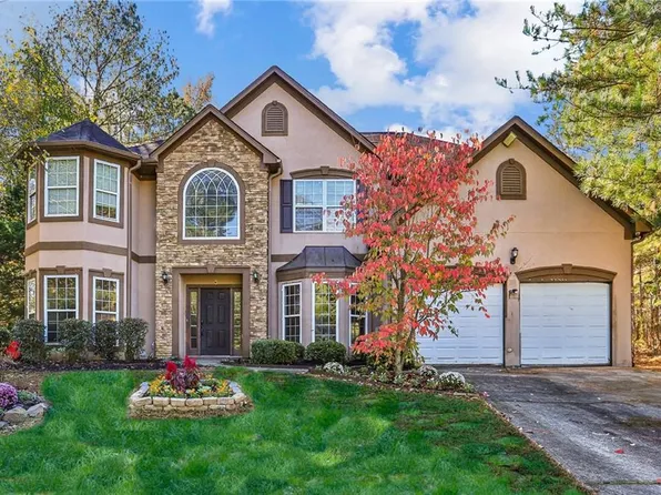 1175 Falkirk Ln, Stone Mountain, GA 30087