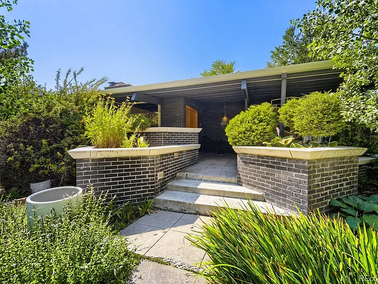 4500 E 6th Avenue Pkwy — Photo 1