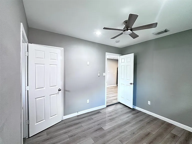 4519 Oak Shadows Dr — Photo 12