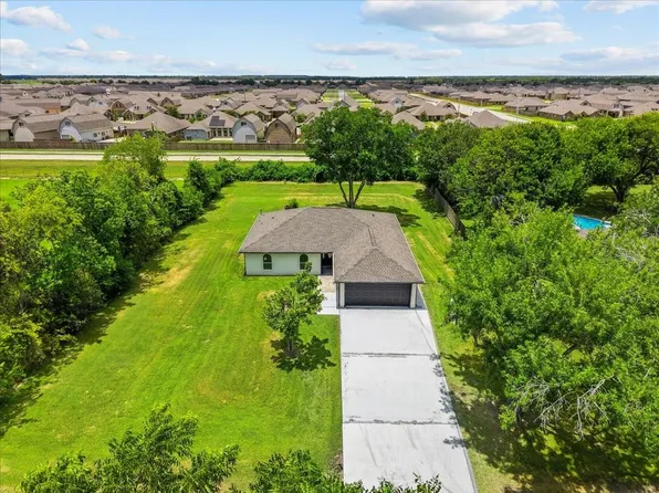 2730 Mary Ln, Dickinson, TX 77539
