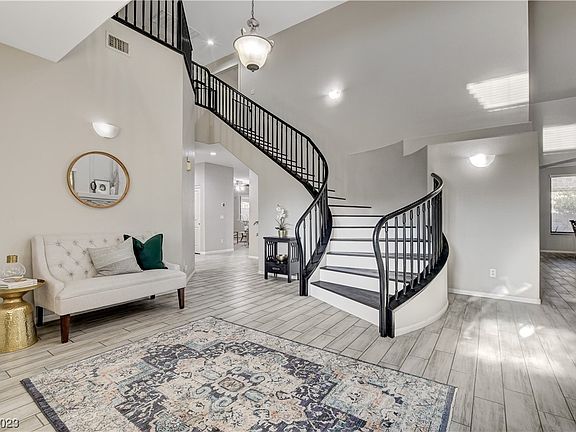 3rd image of 466 Sunrise Villa Dr