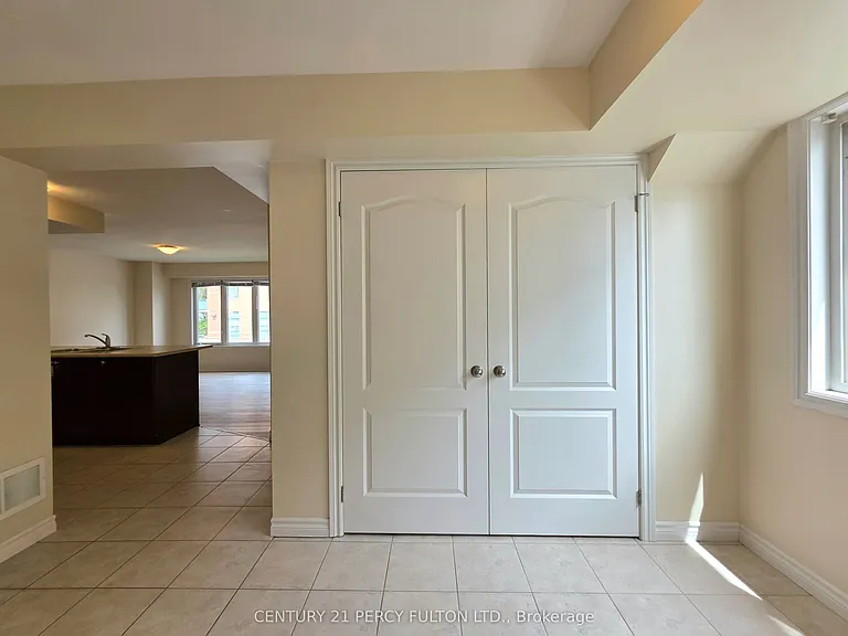 144 Mary St N #2 — Photo 13