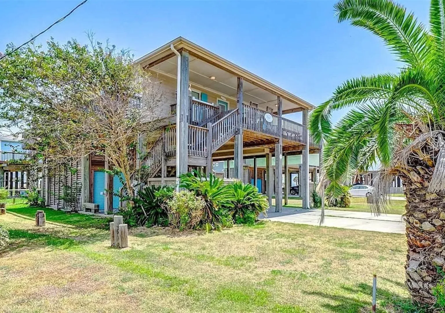 Gulf Views, Pet Friendly, Deck — Photo 1