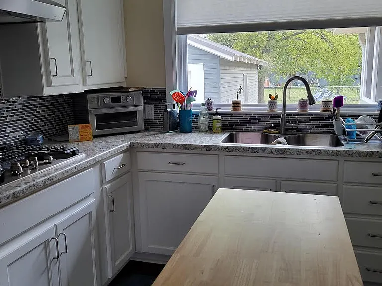 1812 N Culberson St — Photo 6