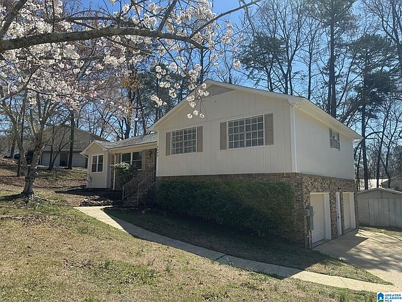 3rd image of 2204 Diane Dr
