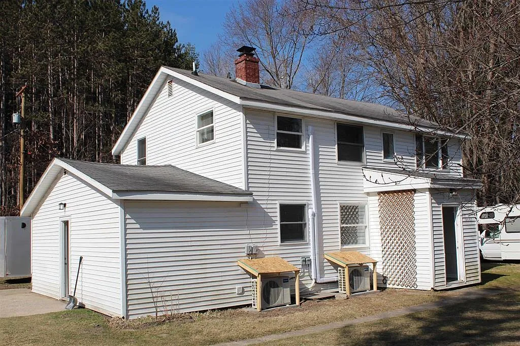 2 bed, 1.0 bath, 700 sqft, $1,000 — Photo 1
