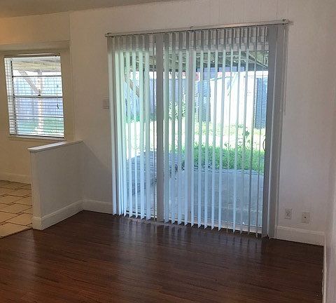 3rd image of 4435 Summer Wind St