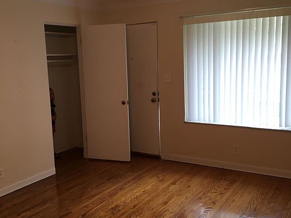 2nd image of 1514 Yale Ave