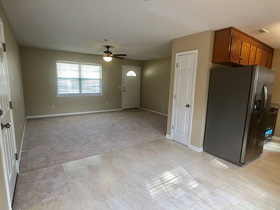 5th image of 2406 Creekwood Dr