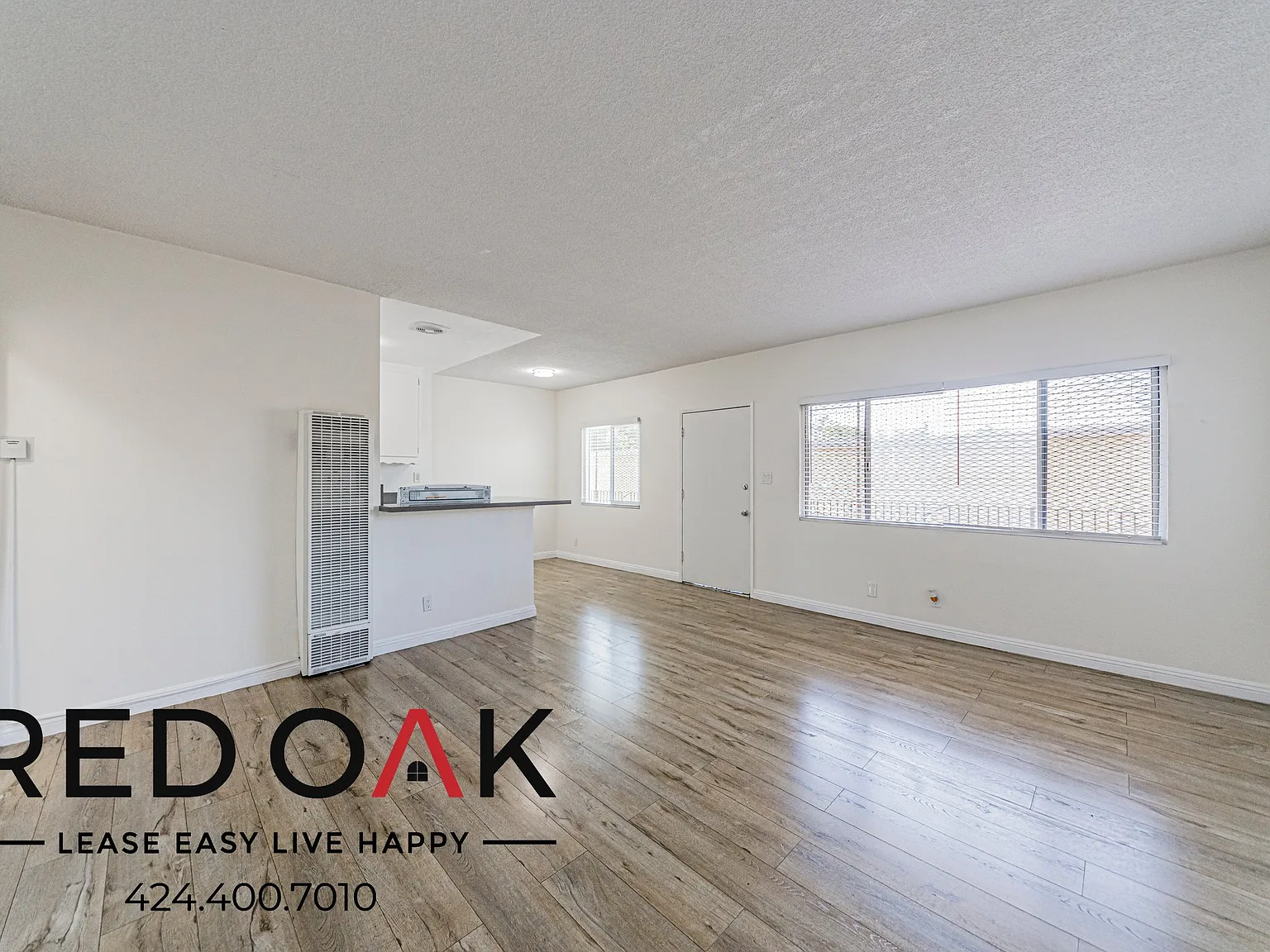 ~Low Deposit Oac~ Polished 2-Bed With Parking Included And Soaking Tub ~ In Compton! — Photo 3