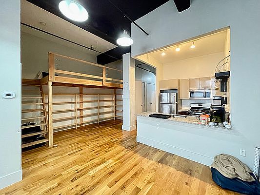 2nd image of 68 Kosciuszko St #219