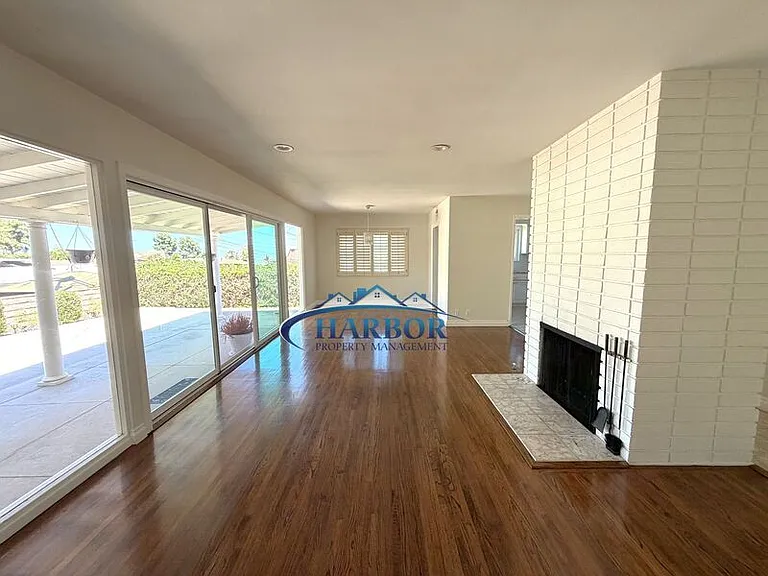 1630 Miracosta St — Photo 23