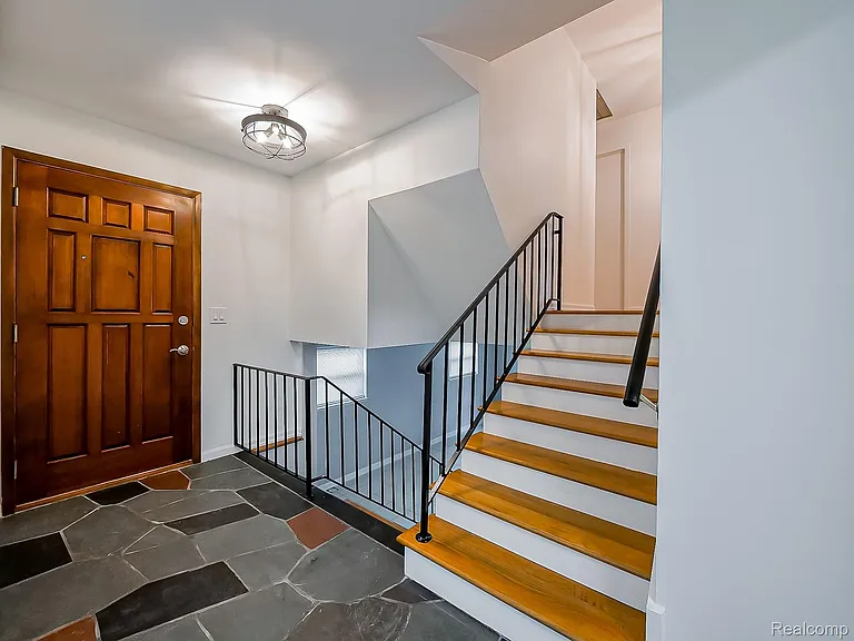 7580 Thornwood St — Photo 38