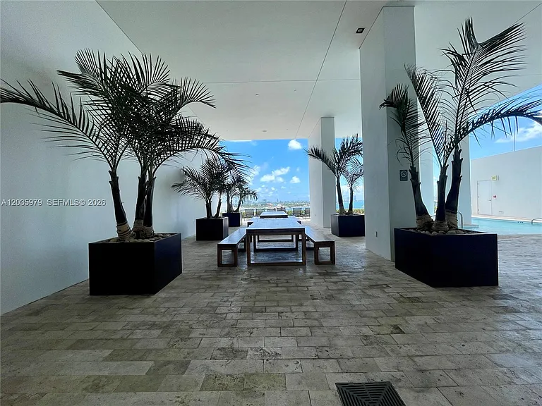 1040 Biscayne Blvd #1105 — Photo 37