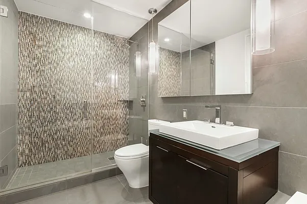 Rented by MNS | media 17