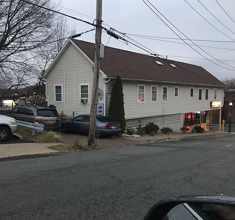 Building Photo 3