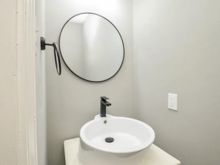 9211 Abbey Chase Ln — Photo 28