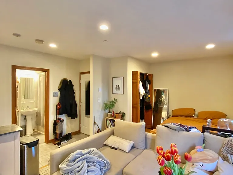 57 Clarendon St #6 — Photo 25