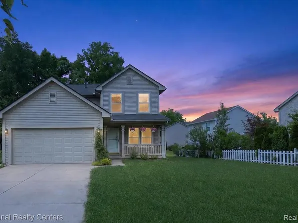 8525 Berkshire Dr, Ypsilanti, MI 48198