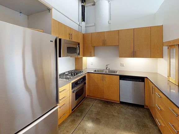 5th image of 1130 S Flower St APT 203