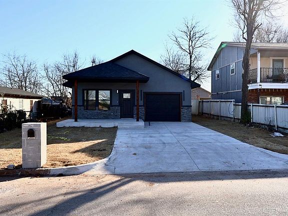 2nd image of 916 SE 42nd St