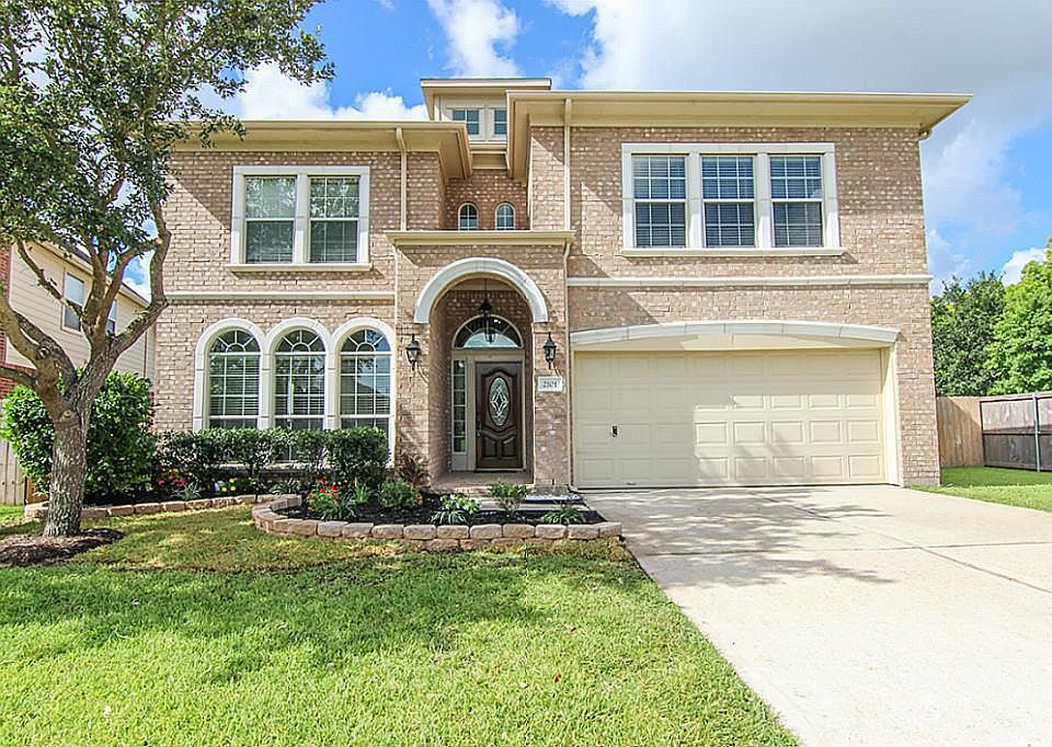 1st image of 2101 Forest Glen Ln